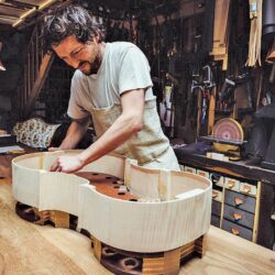 Un luthier aux Essards (Sud Ouest – 27 avril 2016)