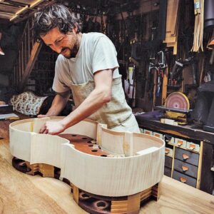 Un luthier aux Essards (Sud Ouest – 27 avril 2016)