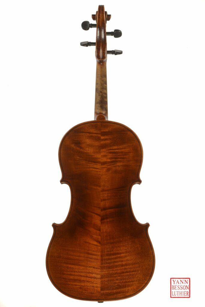 Michael Iskas - fond